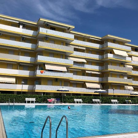 Residence Valbella - Geturhotels Бибионе Екстериор снимка